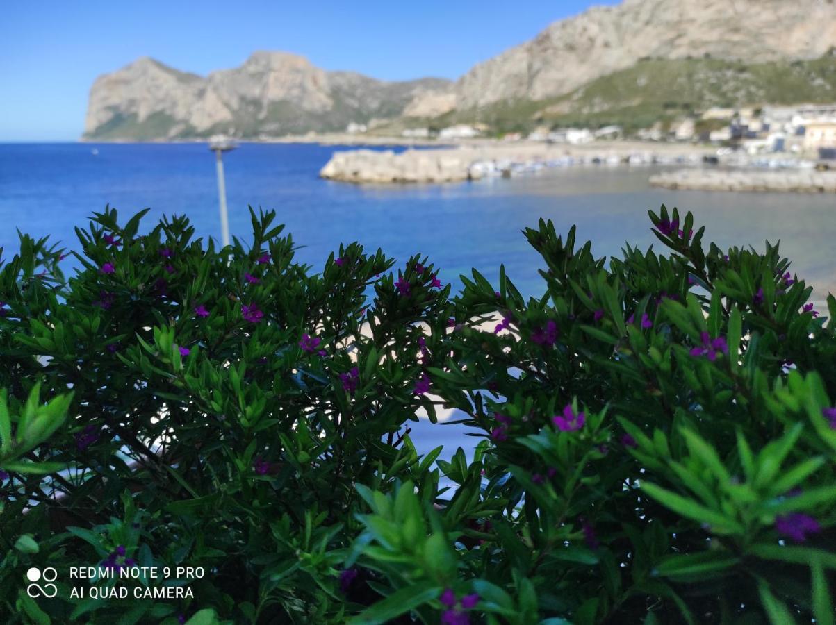 La Casa Di Giulio - Holiday Home イーゾラ・デッレ・フェンミネ エクステリア 写真
