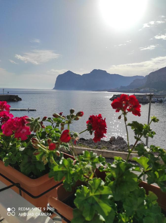 La Casa Di Giulio - Holiday Home イーゾラ・デッレ・フェンミネ エクステリア 写真