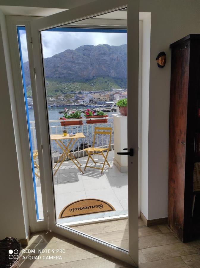 La Casa Di Giulio - Holiday Home イーゾラ・デッレ・フェンミネ エクステリア 写真