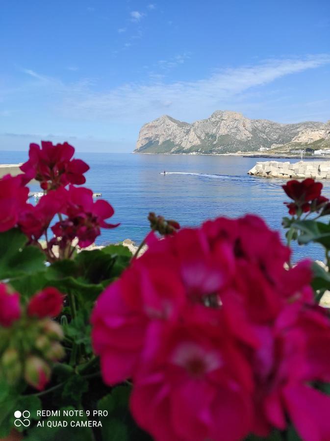 La Casa Di Giulio - Holiday Home イーゾラ・デッレ・フェンミネ エクステリア 写真